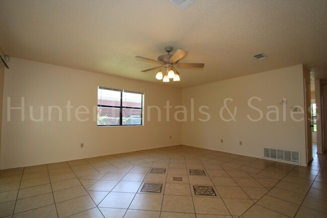 Building Photo - Winfield Estates!