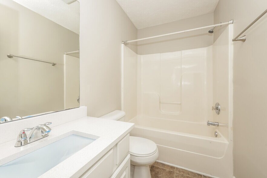 Building Photo - 336 Stewart Springs Dr