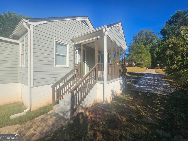 Building Photo - 68 Fourth St Ext