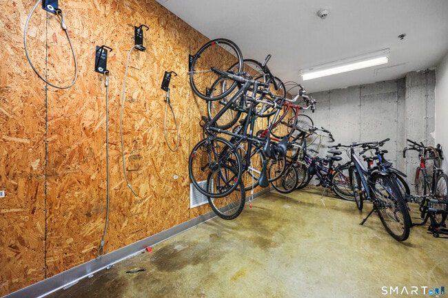 Building Photo - 10 Ann St