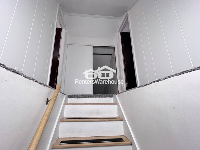 Building Photo - 5568 N Humboldt Ave