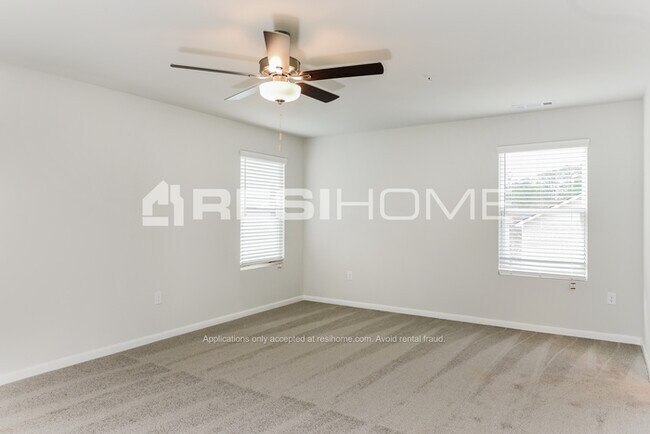 Building Photo - 205 Wellbrook Ct NE