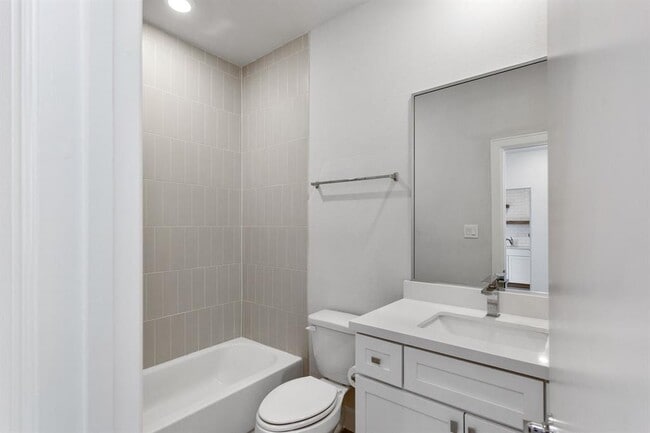Building Photo - 348 Eado Park Cir