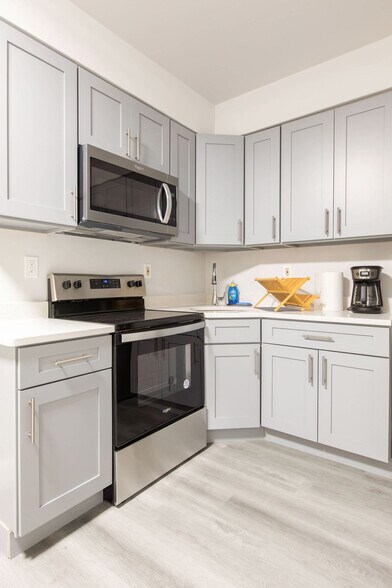 Building Photo - 1418 S 9th St