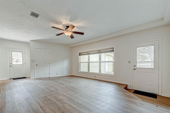 Building Photo - 5507 Enchanted Timbers Dr