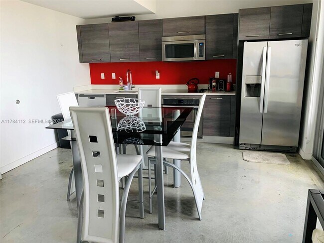 Building Photo - 151 SE 1st St