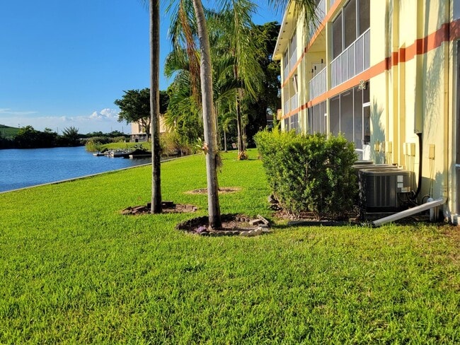 Building Photo - 4401 Crystal Lake Dr