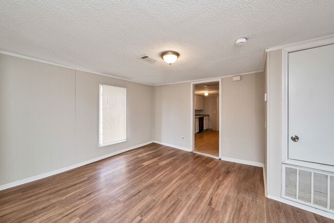 Building Photo - Renovated 3BR/2BA Tuscaloosa Gem with Luxu...