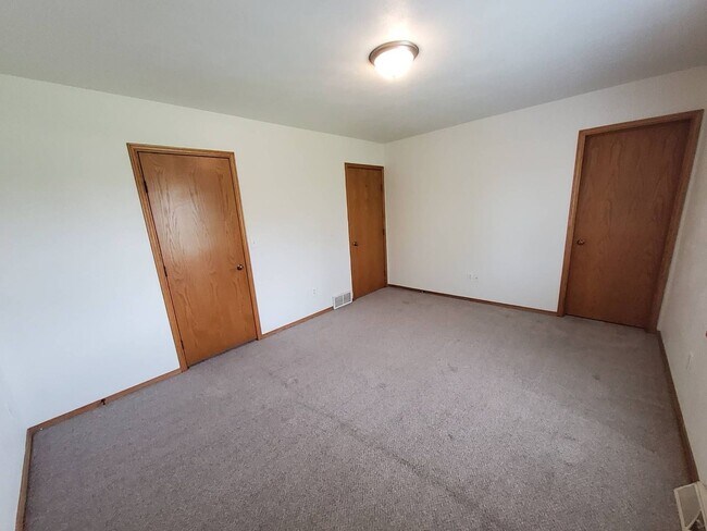 Building Photo - 2801 Ruschfield Dr