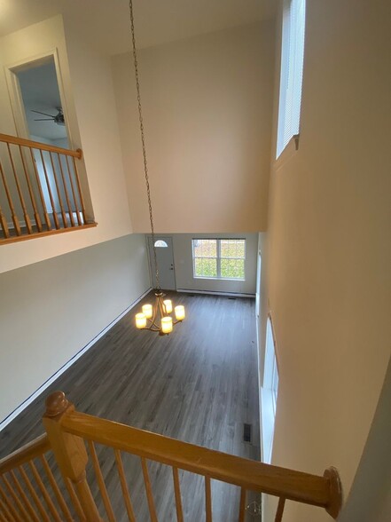 Building Photo - 315 Richmond Dr