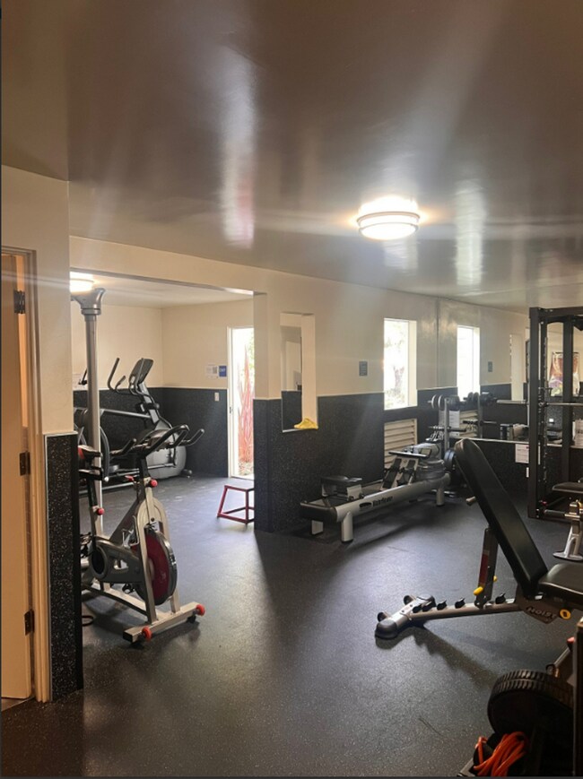 Building Photo - 2 bed/ 2 bath Condo in Goleta-Eucalyptus G...