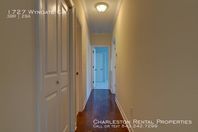 Building Photo - 1727 Wyngate Cir