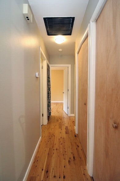 Building Photo - 2923 NE 92nd Ave