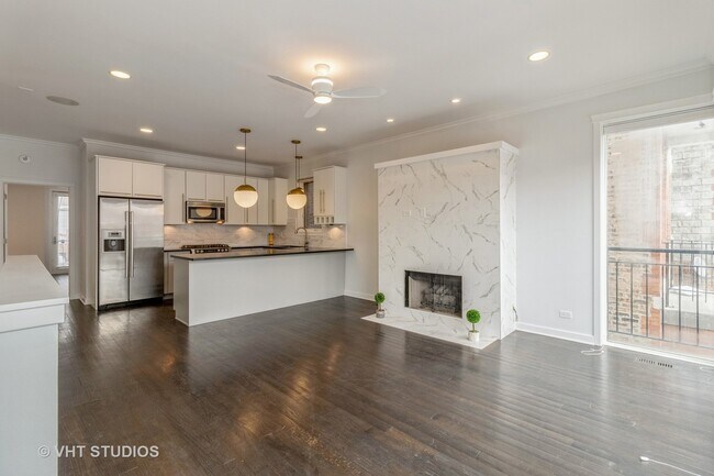 Building Photo - 1644 W Blackhawk St