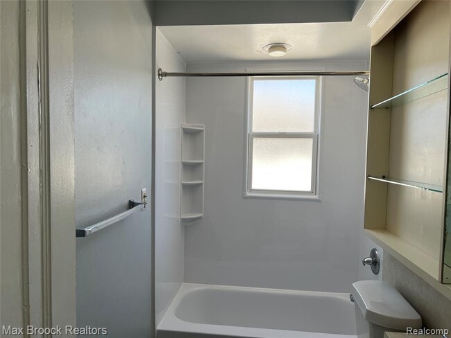 Building Photo - 1265 Franklin Rd