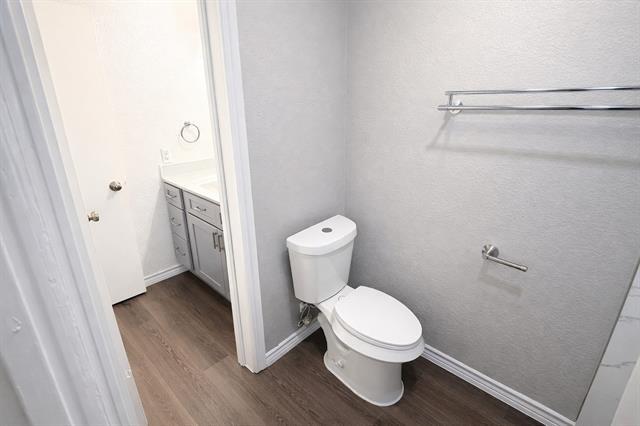 Building Photo - 16 W Creek Ln