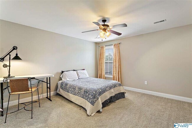 Building Photo - 107 Golden Rod Ln
