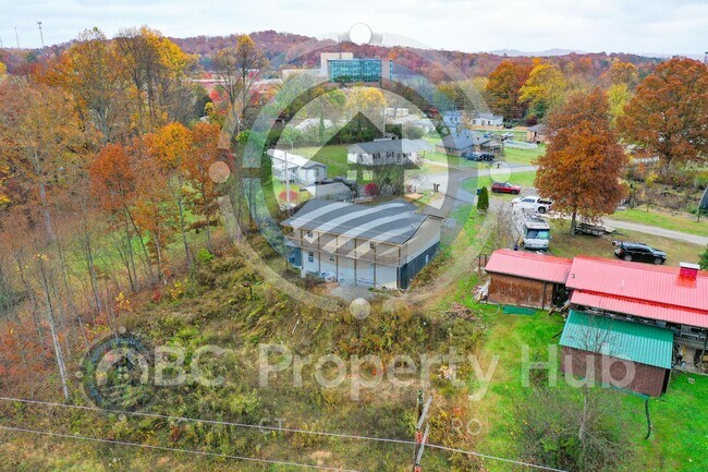 Building Photo - 97 Blakley Subdivision Rd