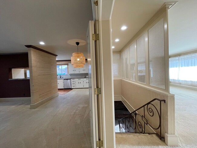 Building Photo - Gorgeous Mid-Century Modern Home Adjacent to BYU