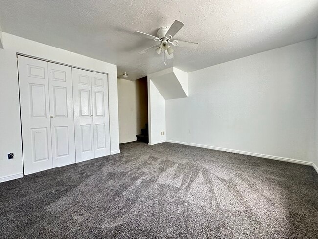 Building Photo - 1034 3350 N