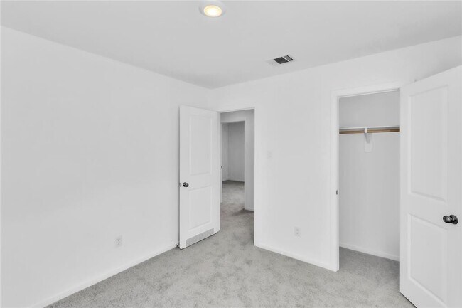 Building Photo - 27627 Village Way Dr.