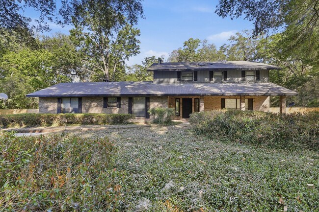 Building Photo - 4 Bedroom, 3 Bath House on 1 Acre in Fox Grove