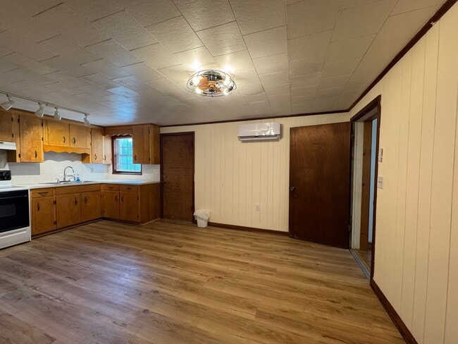 Building Photo - 3 Bedroom 2 Bathroom Home in Chipley FL
