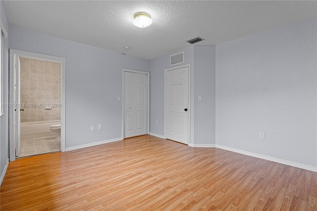 Building Photo - 865 SW 6th Ct