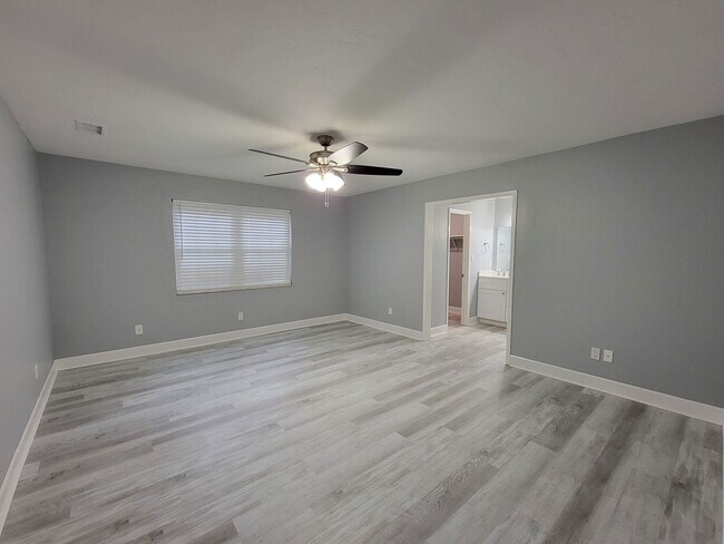 Building Photo - 4 bedroom house for rent in NE Tallahassee for $3250 with a 2 car garage, wood floors