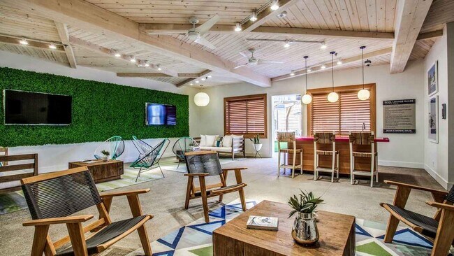 Building Photo - Over the top 1BR