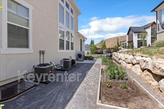 Building Photo - 1046 W Seasons View Ct