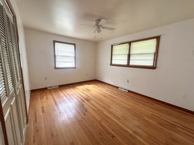 Building Photo - 337 County Line Dr