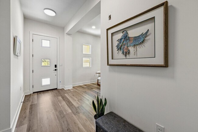 Building Photo - 104 Desert Rose S