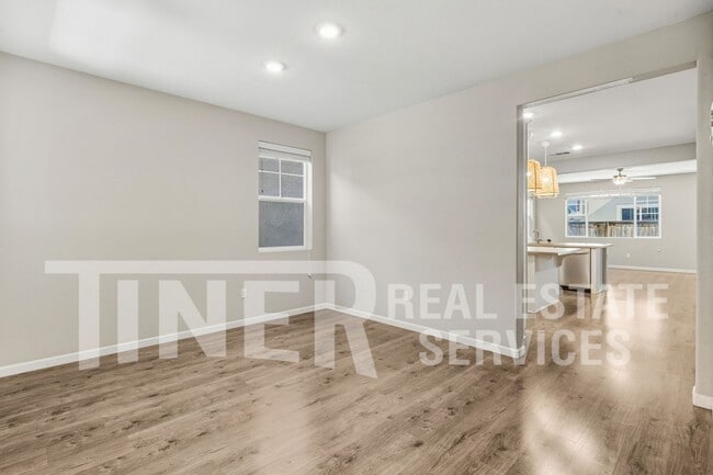 Building Photo - 3255 Pitkin Way