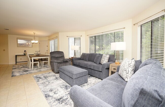 Building Photo - First Floor Condo in Bluewater Bay