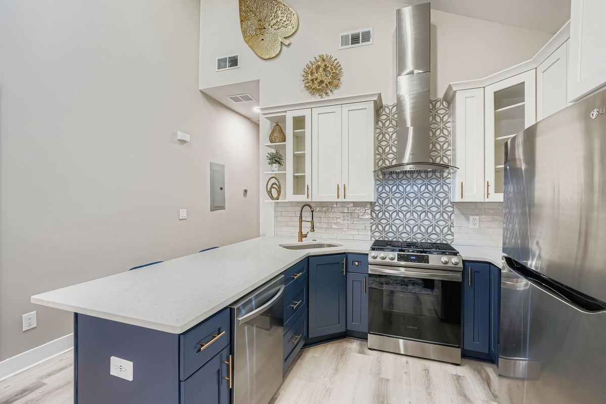 Building Photo - 18 Booker St NW