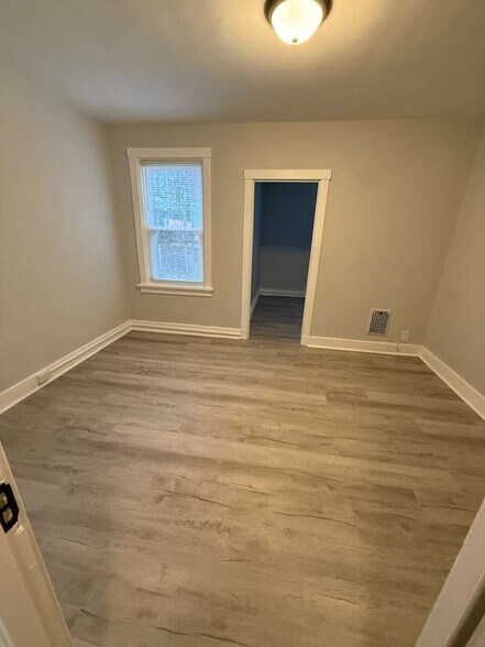 Building Photo - 1659 Methyl St