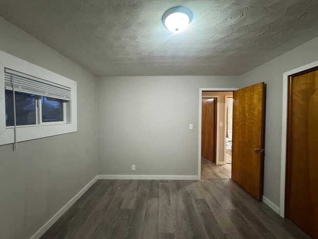 Building Photo - Home For Holidays