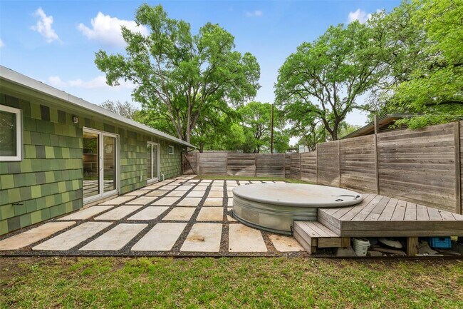 Building Photo - 2314 Westforest Dr