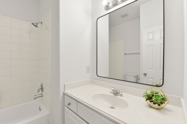 Building Photo - 20910 Sun Creek Dr