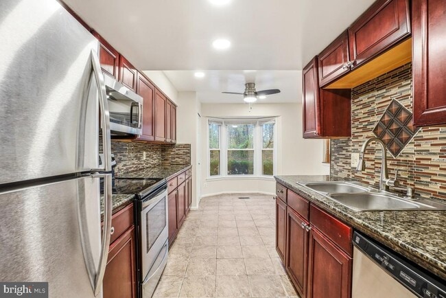 Building Photo - 9040 Armendown Dr