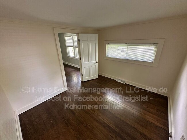 Building Photo - 6101 Fontana St