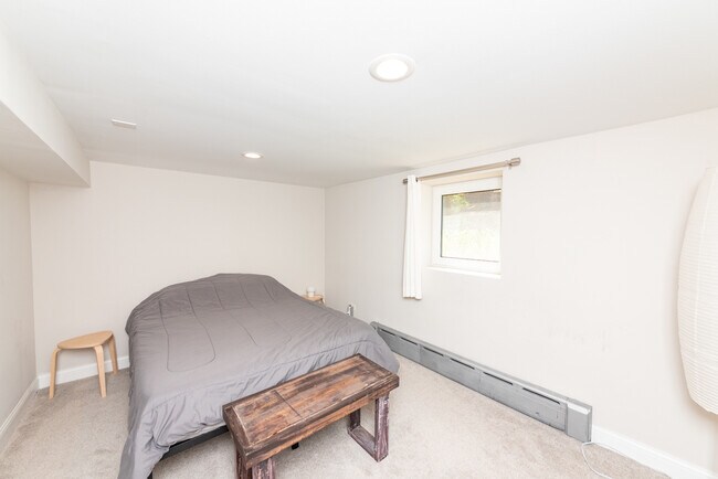 Building Photo - 426 S Elmwood Ave