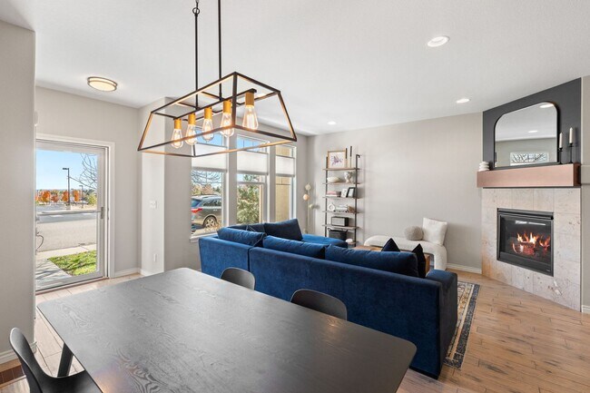 Building Photo - Modern Comfort Meets Mountain Convenience ...