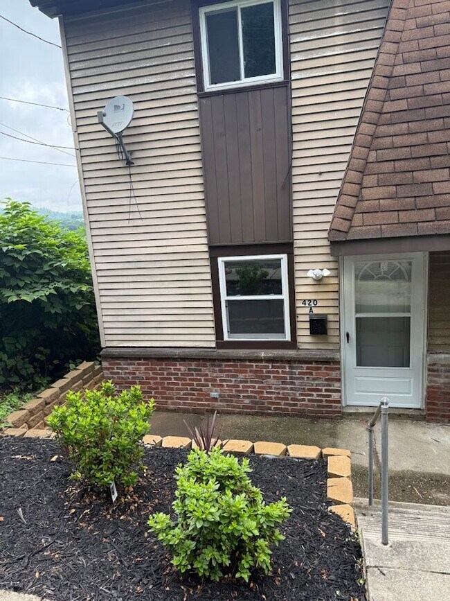 Building Photo - 420 Tintsman Ave