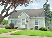 Building Photo - New Listing!