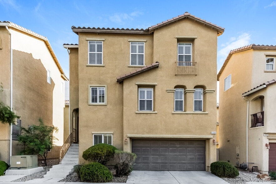Primary Photo - 1300 Sand Castle Ave