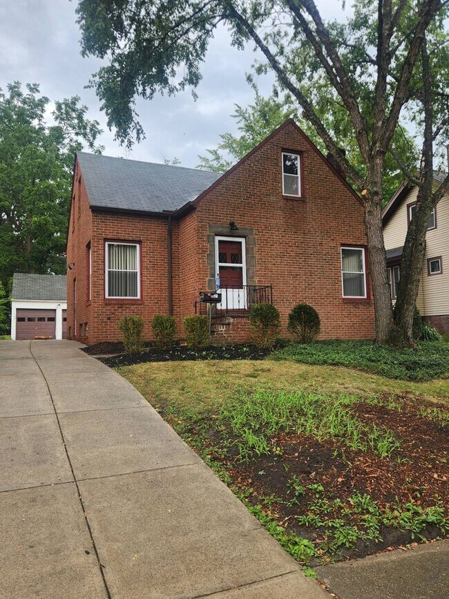 Building Photo - Move-In Special: Save $300 on This Charmin...