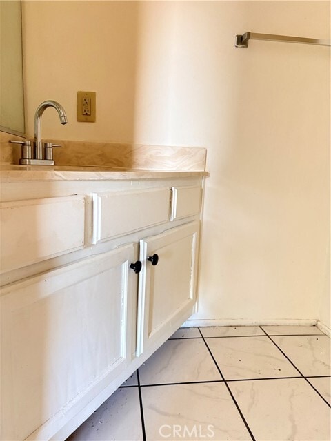 Building Photo - 331 S New Ave