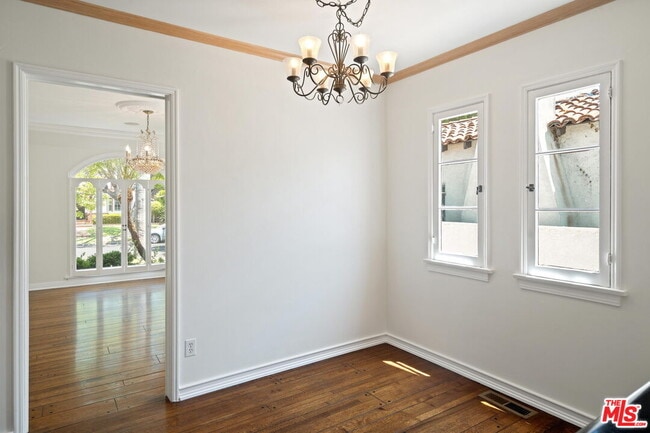 Building Photo - 2347 Glendon Ave